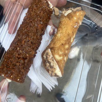 Bova's Bakery - Florentine Shell Ricotta and Creme Brulee Cannoli - Bakeries Near Me - Boston, Massachusetts Bova's Bakery - Florentine Shell Ricotta and Creme Brulee Cannoli - Bakeries Near Me - Boston, Massachusetts