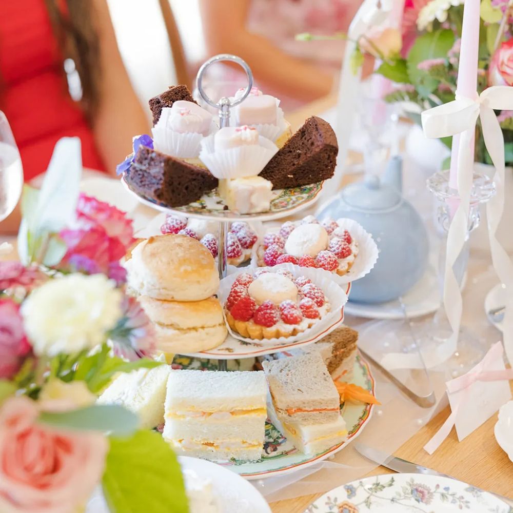 Etiquipedia: Much Rudeness at 1884 Ball, image size:1000x1000