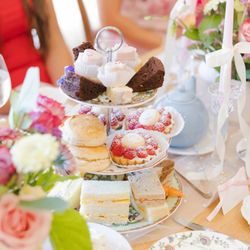 Bumblebee Flowers & Tea - Bumblebee Afternoon Tea
