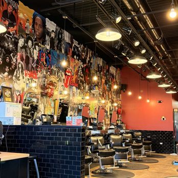 Floyd's 99 Barbershop - Barbers Near Me - Geneva, Illinois