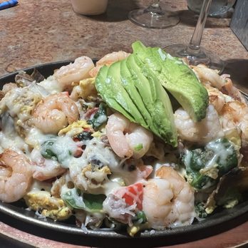 Huckleberry's - Garden skillet with shrimp - Southern Near Me - Anaheim, California Huckleberry's - Garden skillet with shrimp - Southern Near Me - Anaheim, California