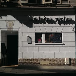 Club des Poètes - Facade super place!