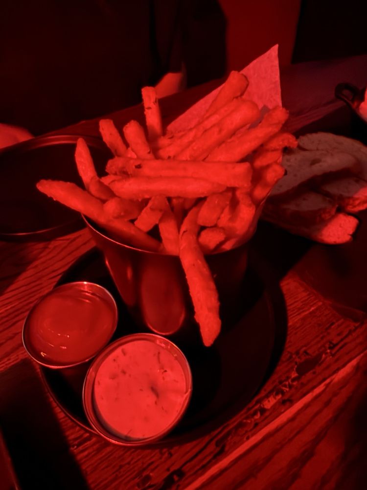 Social spots from Raven’s Manor