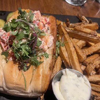 Baldamar - Chilled Lobster Roll - New American Near Me - Roseville, Minnesota