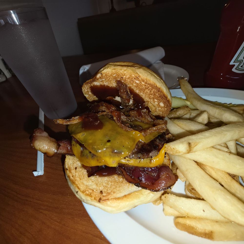 Schnitz Ada Grill - Burger - Sandwiches Near Me - Ada, Michigan
