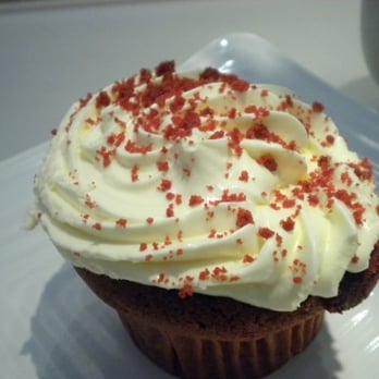 Burger Lounge - red velvet cupcake - Burgers Near Me - Coronado, California