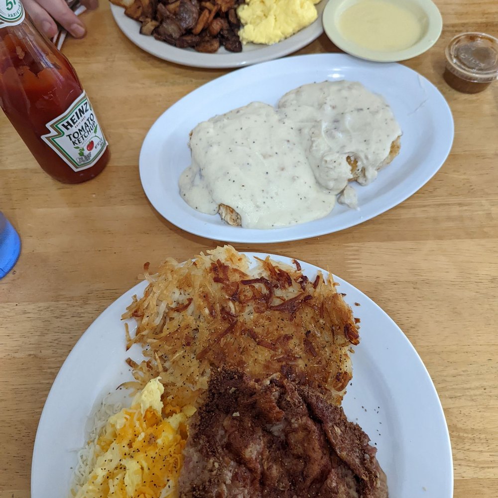 Lil'Bits - Corned Beef has & 3 egg combo with biscuits and gravy - American Near Me - Grover Beach, California Lil'Bits - Corned Beef has & 3 egg combo with biscuits and gravy - American Near Me - Grover Beach, California