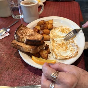 Betty's - Classic breakfast - New American Near Me - Buffalo, New York