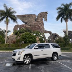 Florida Premium Limo - White Cadillac Escalade ESV (1-6 passengers) 6 luggage