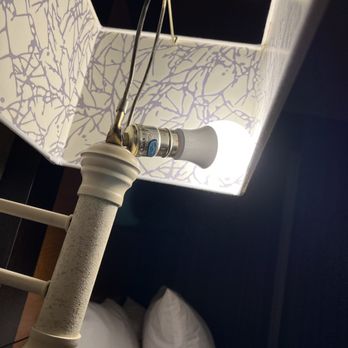 La Quinta by Wyndham Macon - Lamp between beds broken and a fire hazard. - Hotels Near Me - Macon, Georgia