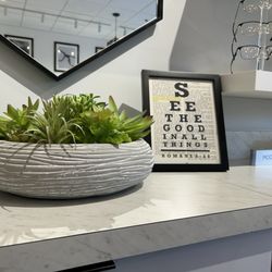 Ascent Eye Care & Eyewear Gallery - Appropriate sign.