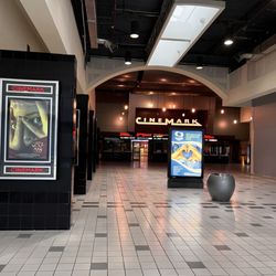 Cinemark 17