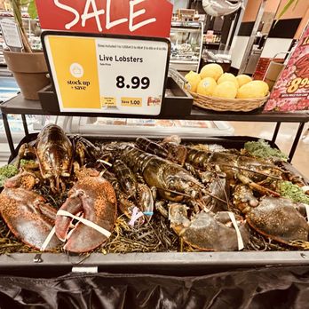 ShopRite of Fishkill - The day before Mother's Day, gigantic lobsters - Grocery Near Me - Fishkill, New York