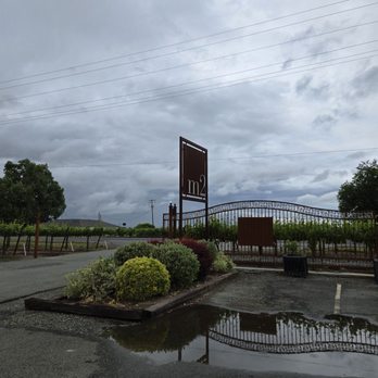 m2 Wines - From the parking lot - Wine Tasting Room Near Me - Acampo, California