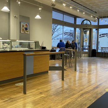 Sylas & Maddy's - Sitting area - Ice Cream & Frozen Yogurt Near Me - Lawrence, Kansas
