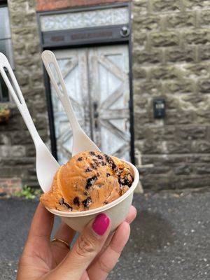 Alleyway Ice Cream by null