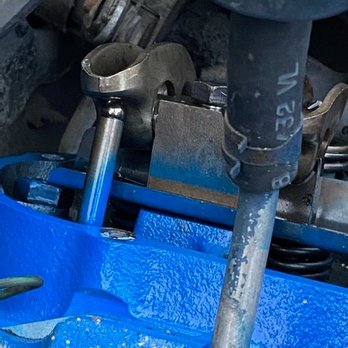 Engine Rebuilders - Loose/non torqued rocker arms - Auto Repair Near Me - Dallas, Texas