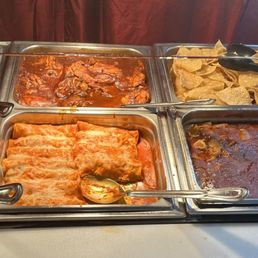 Sunday Brunch! Beef fajita, enchiladas and other amazing dishes. All fresh!