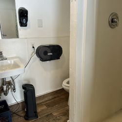 Elk Lake Resort - Bath house