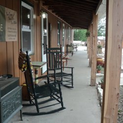Prairie Lodge Motel - Our guests love to sit on the veranda and enjoy their morning coffee.