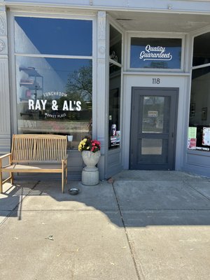 Ray & Al's by null