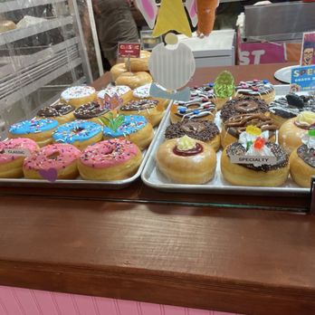 Pink Cafe Miami Beach - Donuts - Donuts Near Me - Miami, Florida Pink Cafe Miami Beach - Donuts - Donuts Near Me - Miami, Florida