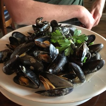 Corner Stone Bar - Mussels - Pubs Near Me - Lahinch, CE