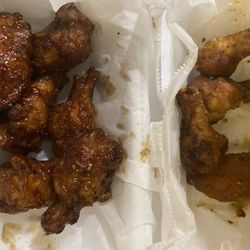 Bizzarro Pizza - Teriyaki and garlic parm wings