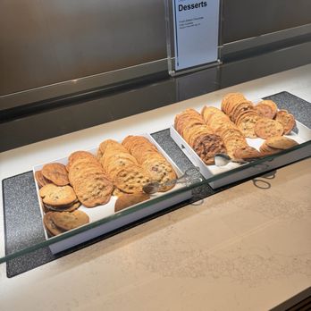 United Club Lounge - Airport Lounges Near Me - Denver, Colorado United Club Lounge - Airport Lounges Near Me - Denver, Colorado