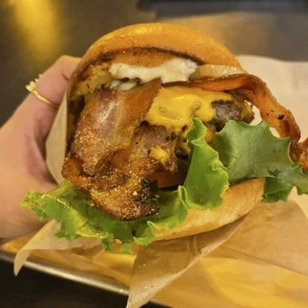 Hen & Heifer - The Narcissist - American Near Me - Pomona, California