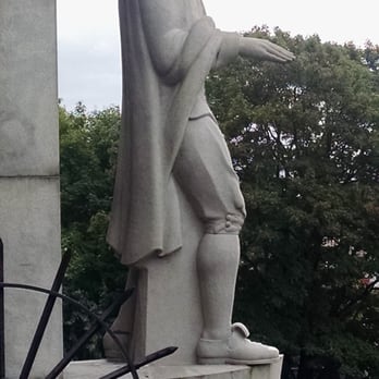 Experience Rhode Island Tours - Roger Williams overlooking Providence - Historical Tours Near Me - Providence, Rhode Island