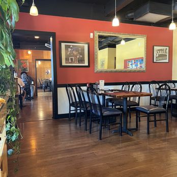 Brail's Restaurant - Inside - American Near Me - Eugene, Oregon