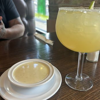El Rancho Nuevo - Queso n margaritas - Mexican Near Me - Weldon Spring, Missouri El Rancho Nuevo - Queso n margaritas - Mexican Near Me - Weldon Spring, Missouri