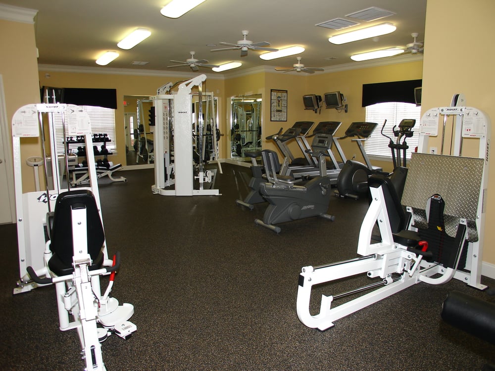 SALISBURY VILLAGE CASTLEWOOD APARTMENTS Updated September 2024 200 Castlewood Dr