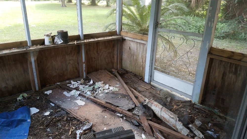 Slide of Curry's Roofing