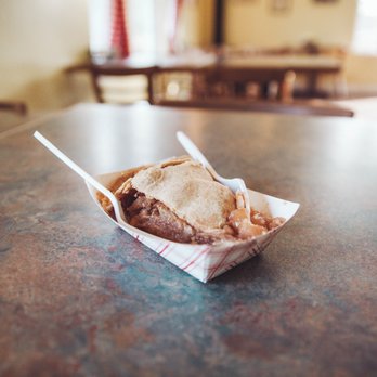 Mom's Apple Pie - Bakeries Near Me - Sebastopol, California