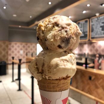 Salt & Straw - Salted, Malted, Chocolate Chip Cookie Dough Scoop & Cold Brew Coffee Cashew Praline Scoop - Ice Cream & Frozen Yogurt Near Me - Pasadena, California