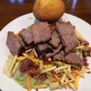 Famous Dave's Bar-B-Que - DAVE'S BBQ SALAD - Barbeque Near Me - Tualatin, Oregon