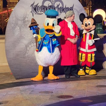Oogie Boogie Bash Disney Halloween Party - Donald Duck spotted me from afar! - Amusement Parks Near Me - Anaheim, California Oogie Boogie Bash Disney Halloween Party - Donald Duck spotted me from afar! - Amusement Parks Near Me - Anaheim, California