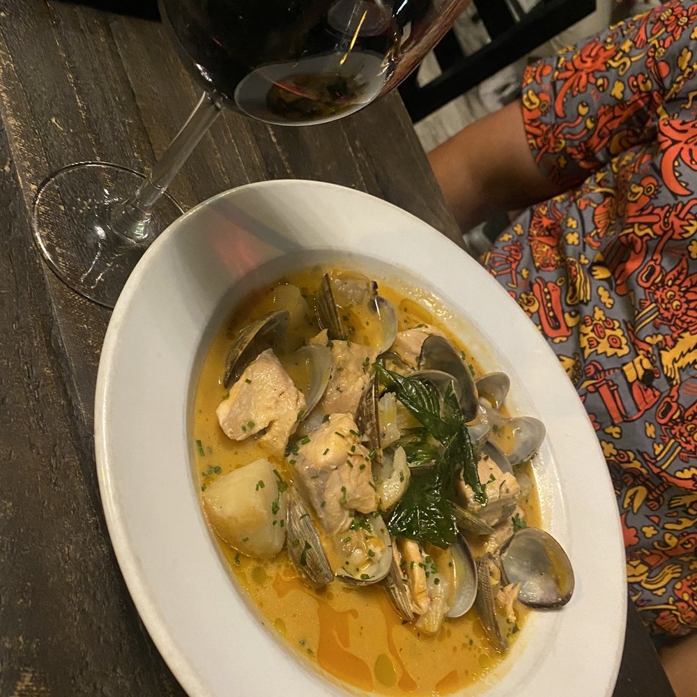 Phoenecia - Manila Clams - Pizza Near Me - Seattle, Washington