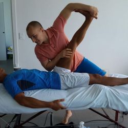 Miami Stretch Therapy - Stretching the hamstrings