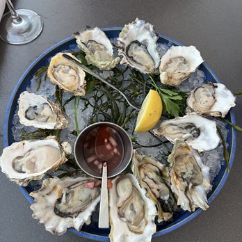 Schooners Monterey - West Coast Oysters on the Half Shell - Seafood Near Me - Monterey, California Schooners Monterey - West Coast Oysters on the Half Shell - Seafood Near Me - Monterey, California