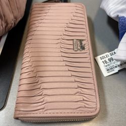 Uptown Cheapskate - Scottsdale - Coach Madison Gathered Wallet