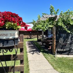 Plaisance Ranch - Tasting entrance
