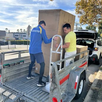 Easy Way Moving - Couch - Movers Near Me - Los Angeles, California Easy Way Moving - Couch - Movers Near Me - Los Angeles, California