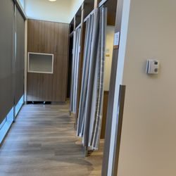 Canada Diagnostic Centres - Hallway of change room