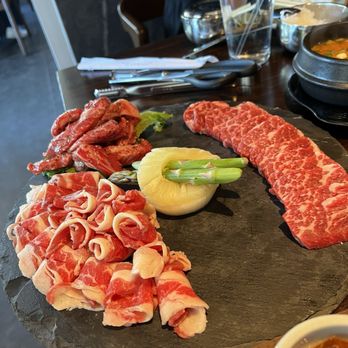 BORI - Montrose - Beef cuts large plate - Korean Near Me - Houston, Texas BORI - Montrose - Beef cuts large plate - Korean Near Me - Houston, Texas