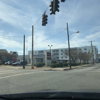 Slone Chiropractic Clinic - Intersection of building and sign - Chiropractors Near Me - Norfolk, Virginia Slone Chiropractic Clinic - Intersection of building and sign - Chiropractors Near Me - Norfolk, Virginia