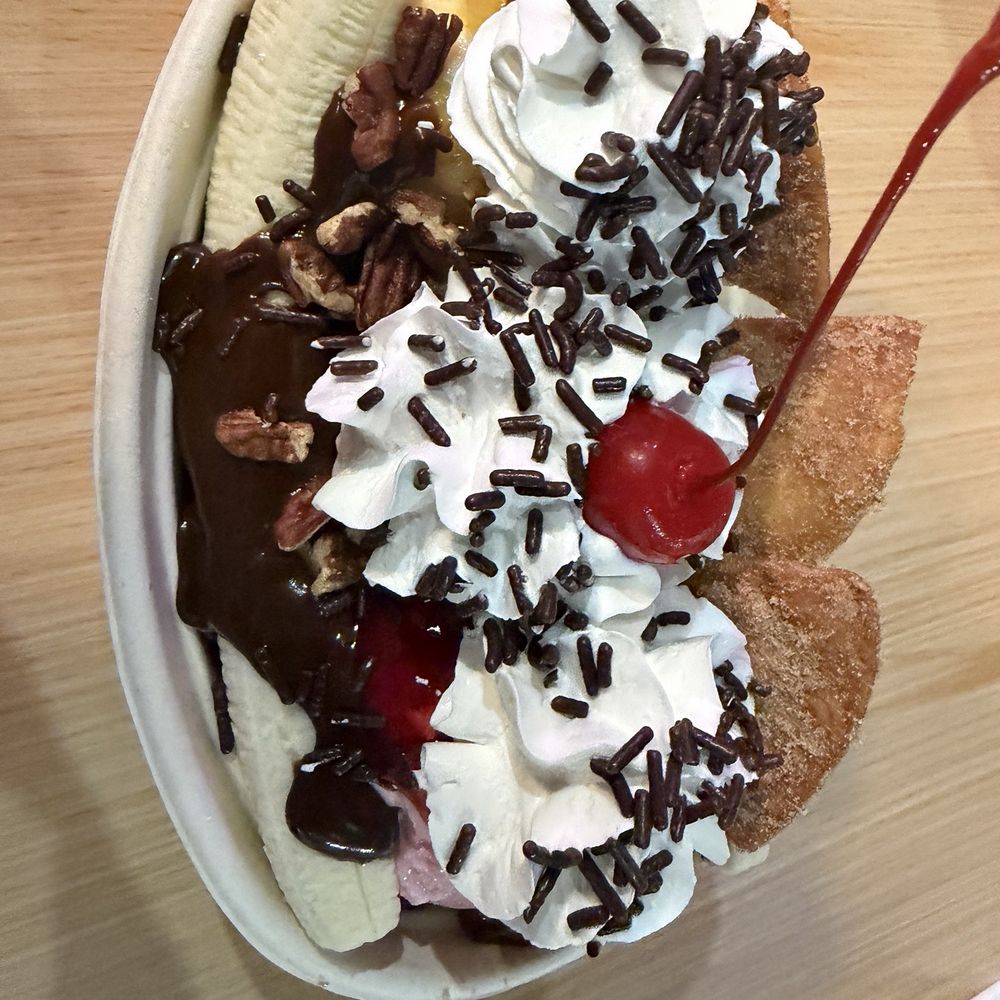 The Crazy Mason - Banana split - Desserts Near Me - Myrtle Beach, South Carolina The Crazy Mason - Banana split - Desserts Near Me - Myrtle Beach, South Carolina