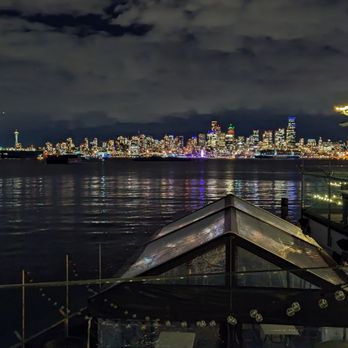 Salty's on Alki - View - Seafood Near Me - Seattle, Washington Salty's on Alki - View - Seafood Near Me - Seattle, Washington